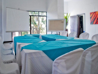 Hotel Pinares Plaza 4*